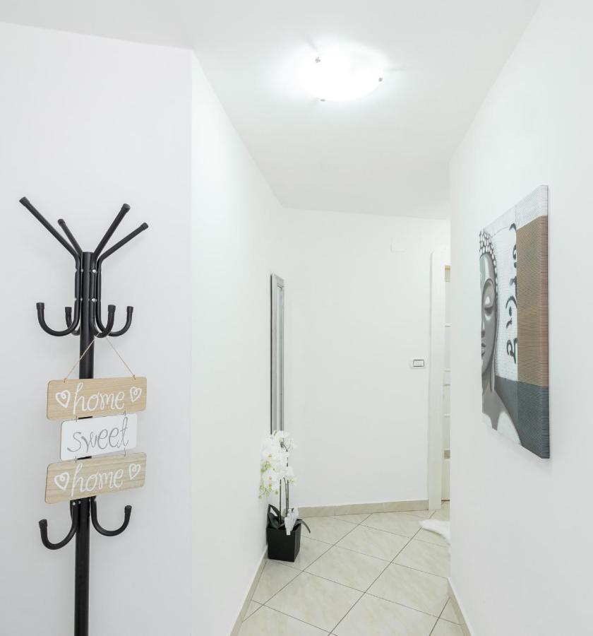 Apartment Santa Barbara Rijeka Exterior foto